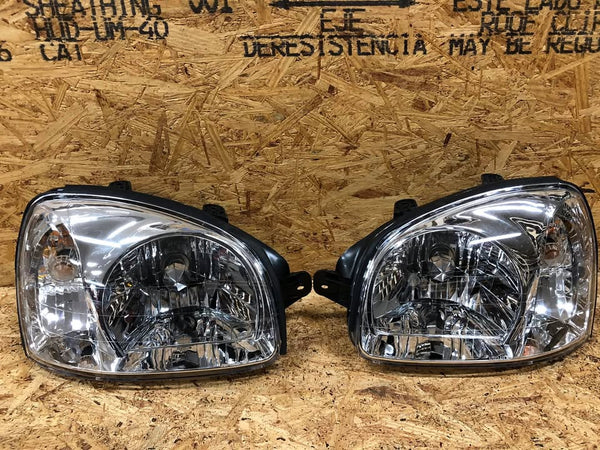 2003-2006 Hyundai Santa Fe Headlights