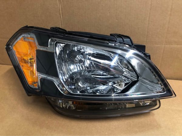 Kia Soul 10-11 Headlight Headlamp Right Passenger Side Halogen