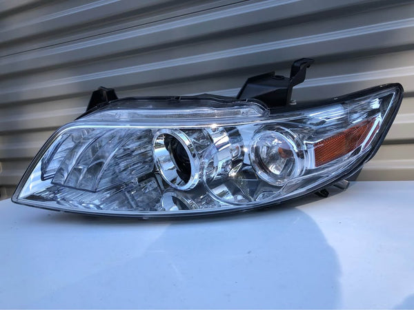 Headlight HID Left Fits 03-04 Infinity FX35/ 06-2008 FX35