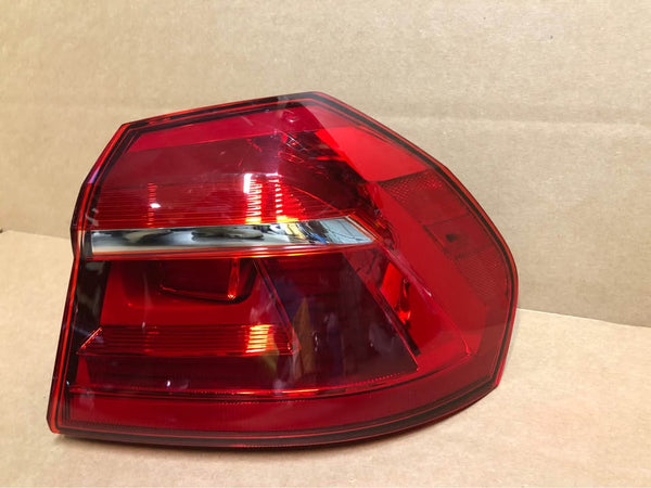 Tail Light for Volkswagen Passat 2016-2017 Right Passenger Side Tail Lamp