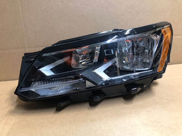 Headlight For 16-19 Volkswagen Passat Halogen Driver Headlamp