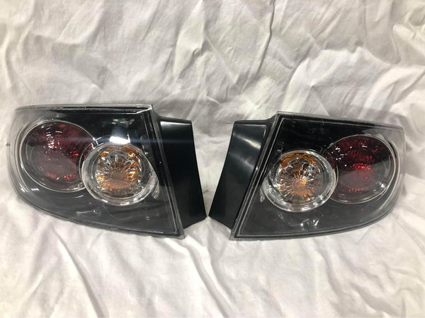 Outer Tail Lights Taillamps Left & Right Pair Set For 2007-2009 Mazda Hatchback