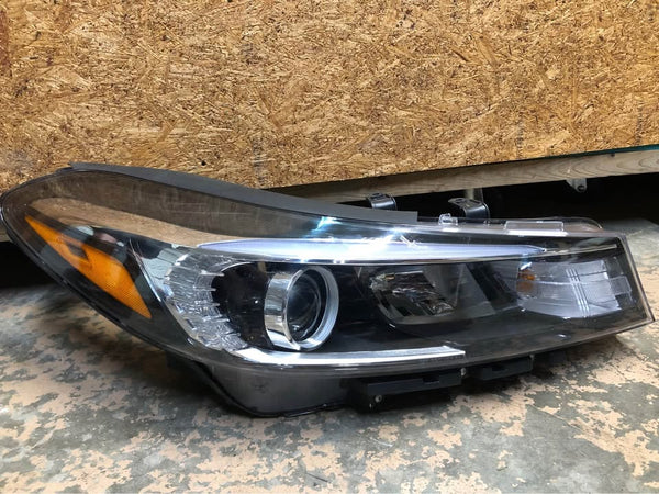 Headlight HID Right Passenger Fits 7/16-18 KIA Forte 5