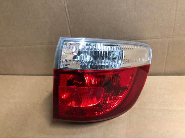 Outer Tail Light Fits 2011-2013 Dodge Durango Right Passenger Side Rear Tail Lamp Assembly