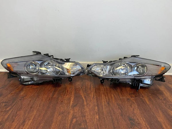 Headlight Set For 2009-2014 Nissan Murano Left and Right With Bulb 2Pc