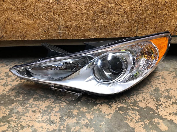 Left Driver Side Halogen Headlight Fits 11-14 Hyundai Sonata