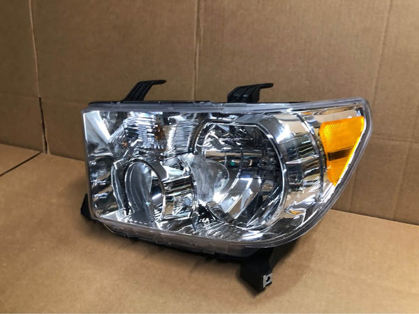 2010-13 Toyota Tundra with Automatic Leveling Headlights Driver Side Headlight Assembly