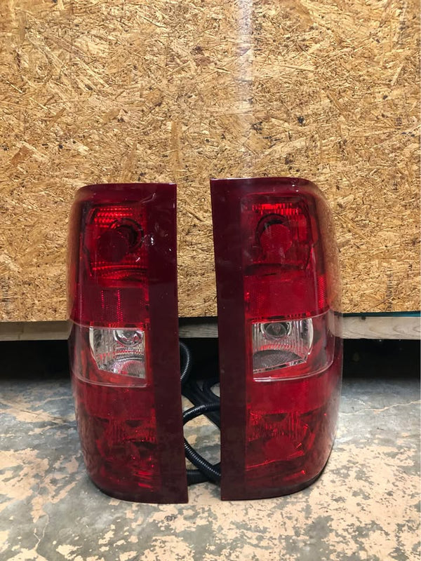 Tail Lights Fit Chevrolet Silverado 1500 Hybrid HD 2500 3500 Includes Tail Light Harness