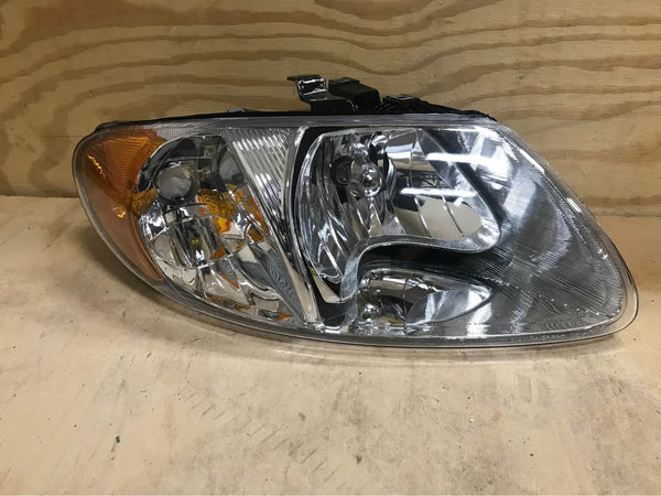 01-07 Dodge Chrysler Passenger Side Headlight