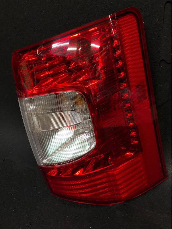 2011-2016 Chrysler Town & Country LED Tail Light Lamp Replacement Passenger Side